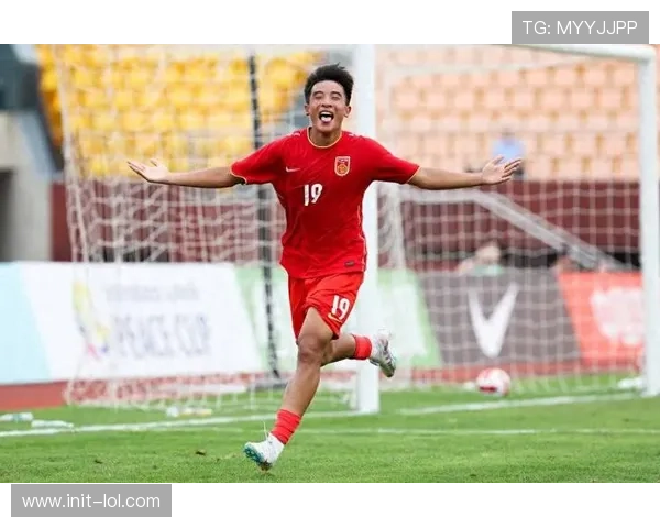 王钰栋139分钟参与一球，成最年轻本土金靴